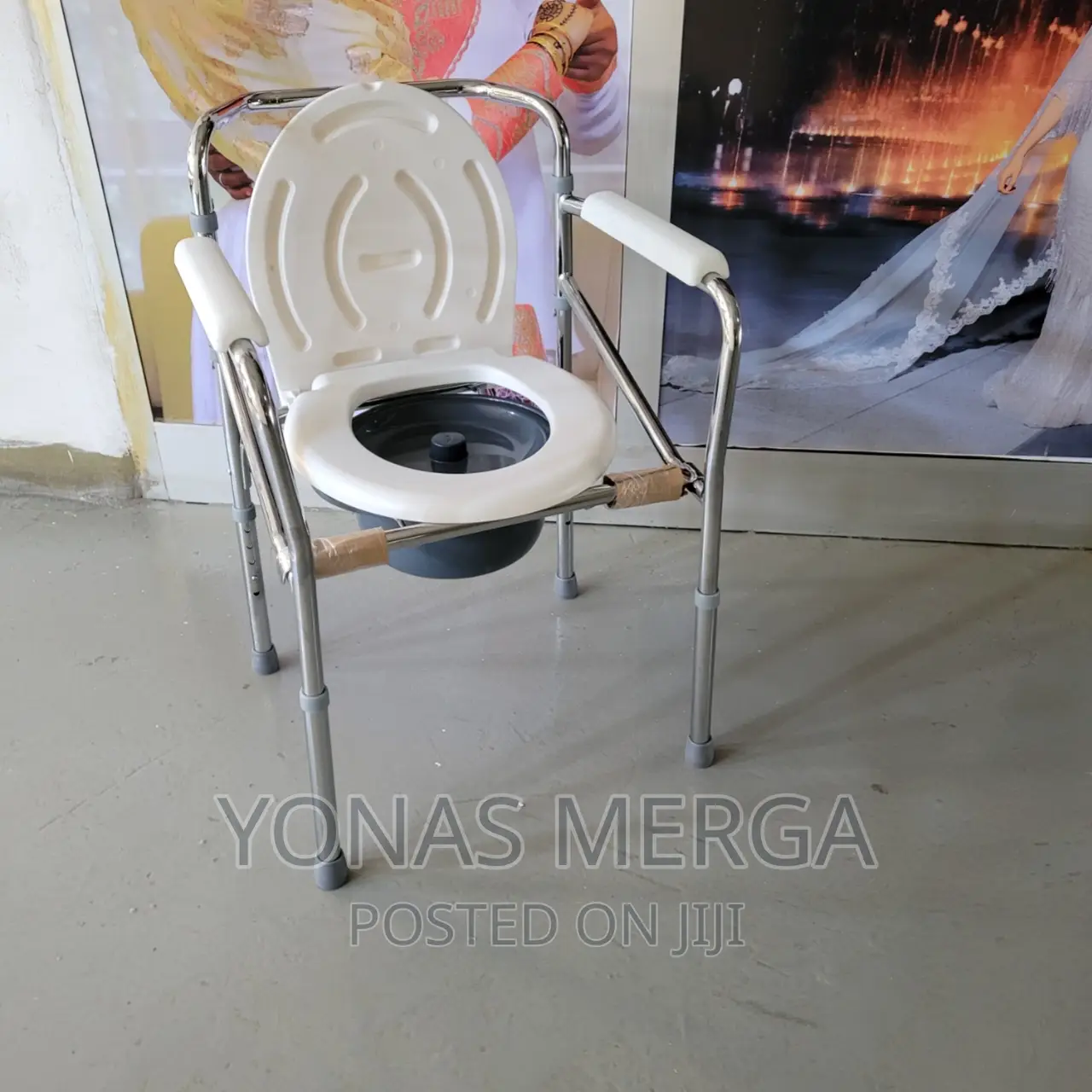 White Commode Chair Plastic, Size: Regular