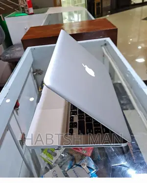 New Laptop Apple MacBook Pro 2012 4GB Intel Core I5 HDD 500GB