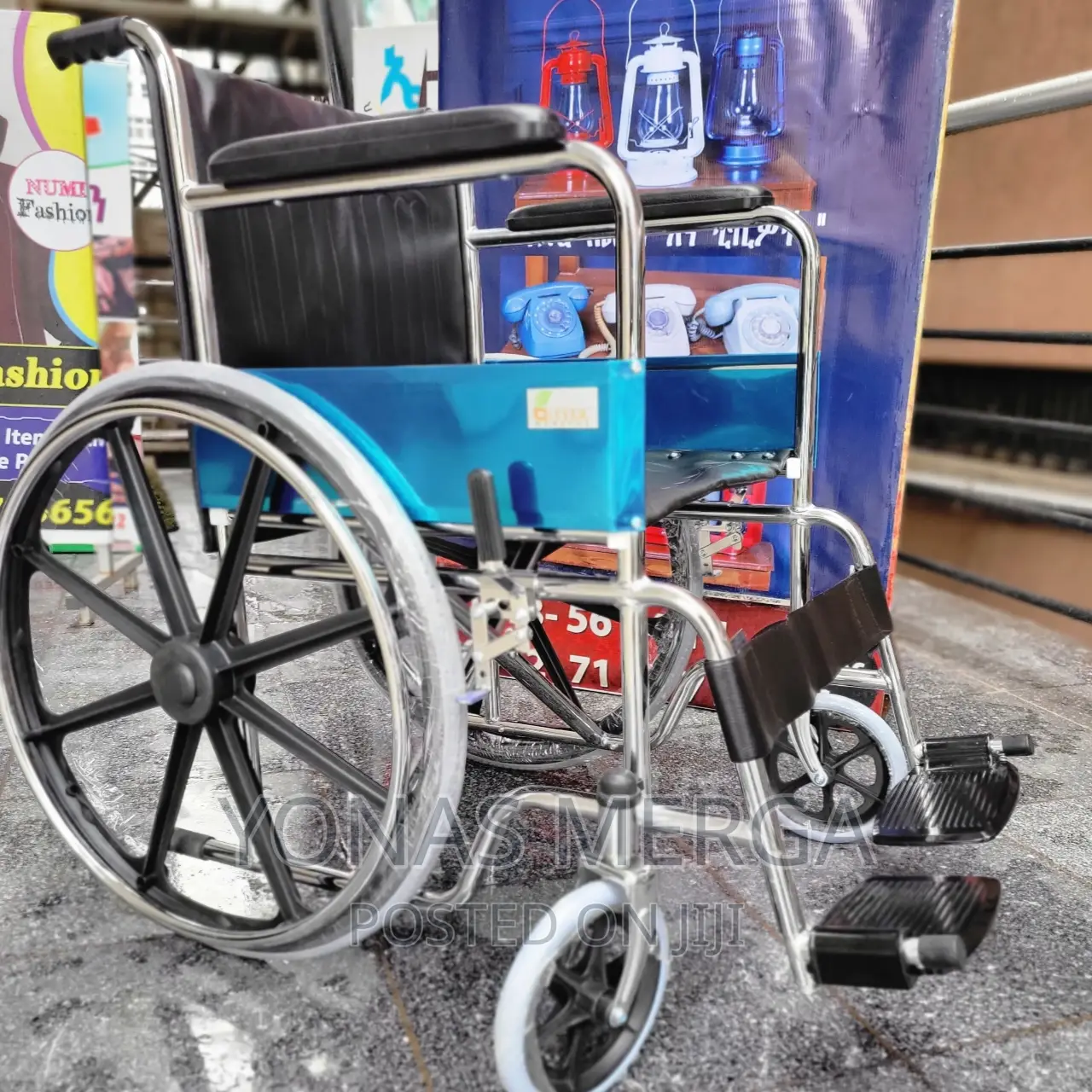 Wheelchair/Wheelchair Can Easily Carry 100-150 Kg Weight.