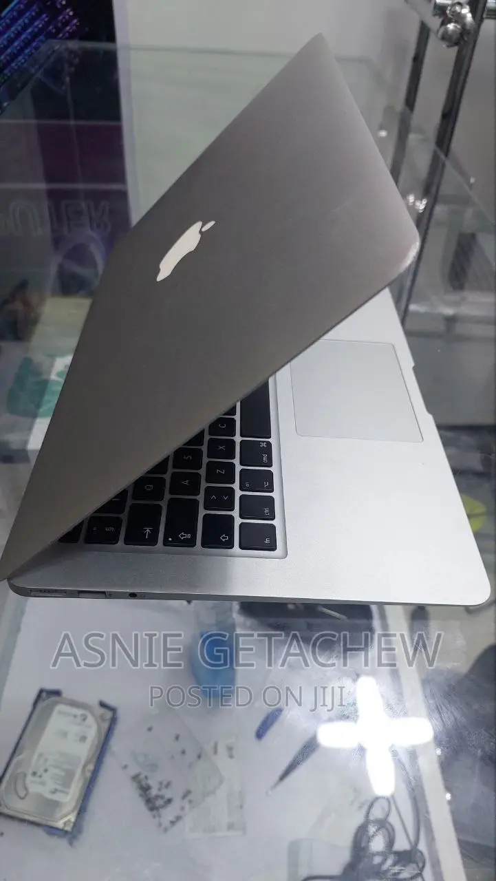 New Laptop Apple MacBook Pro 2019 256GB Intel Core I5 HDD 128GB