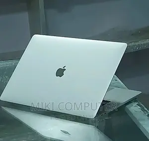 New Laptop Apple MacBook Pro 2017 16GB Intel Core I7 SSD 512GB