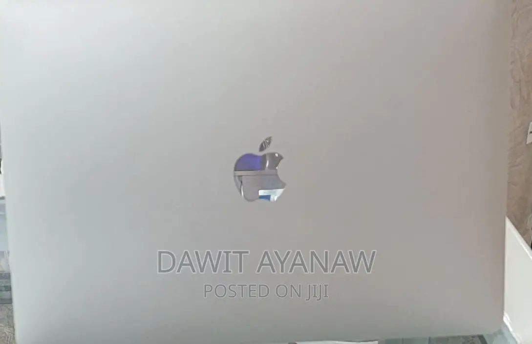 New Laptop Apple MacBook Pro 2017 8GB Intel Core I5 SSD 128GB