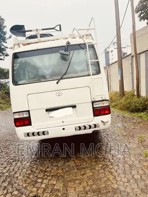Toyota Hilux 2012 White