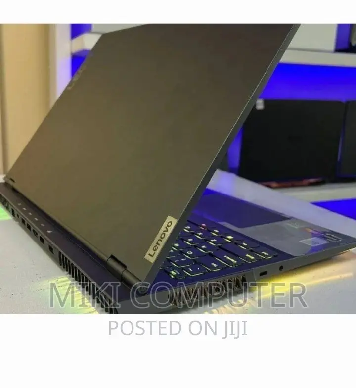 New Laptop Lenovo Legion 7 32GB AMD Ryzen 9 SSD 1T