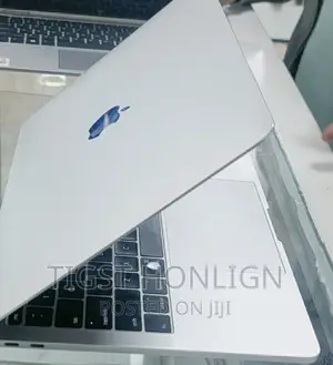 New Laptop Apple MacBook Pro 2019 8GB Intel Core I5 SSD 128GB