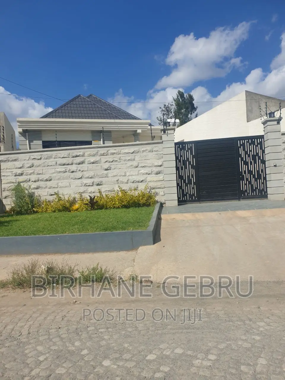 5bdrm House in Vila, Bole for rent