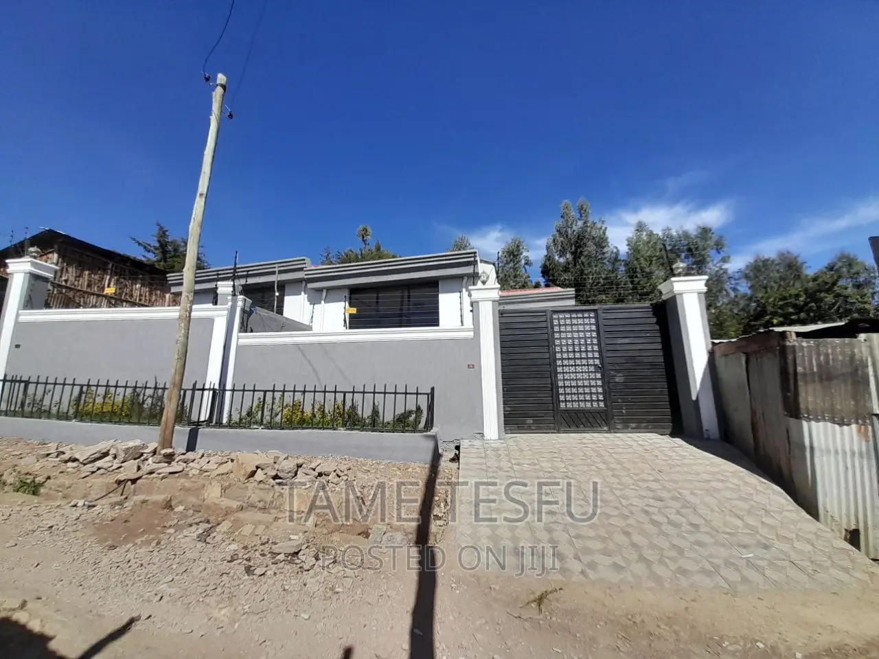 Furnished 3bdrm Villa in Yeka Kotobe for sale