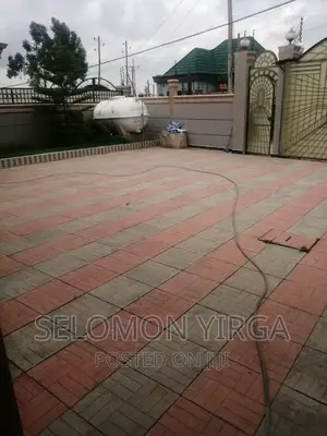 3bdrm Villa in አድስ አበባ, Bole for sale