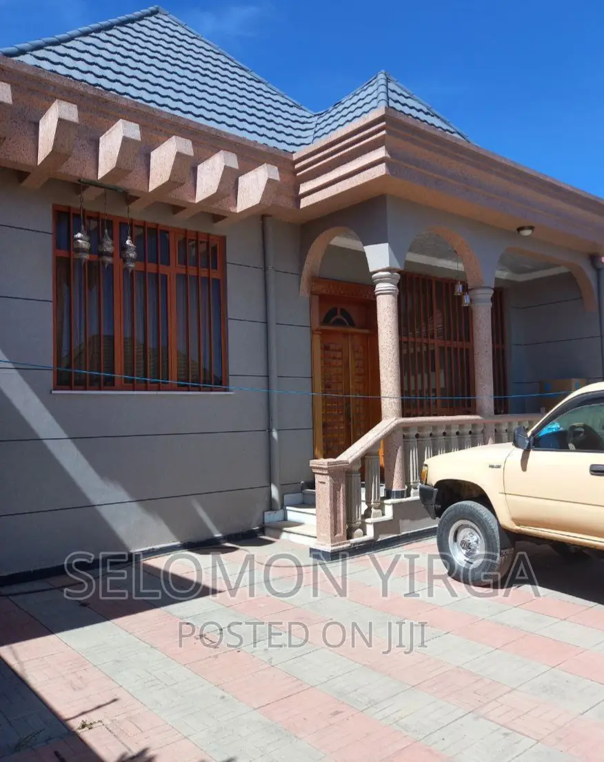 3bdrm Villa in አድስ አበባ, Bole for sale