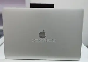 New Laptop Apple MacBook Pro 2017 16GB Intel Core I7 SSD 256GB