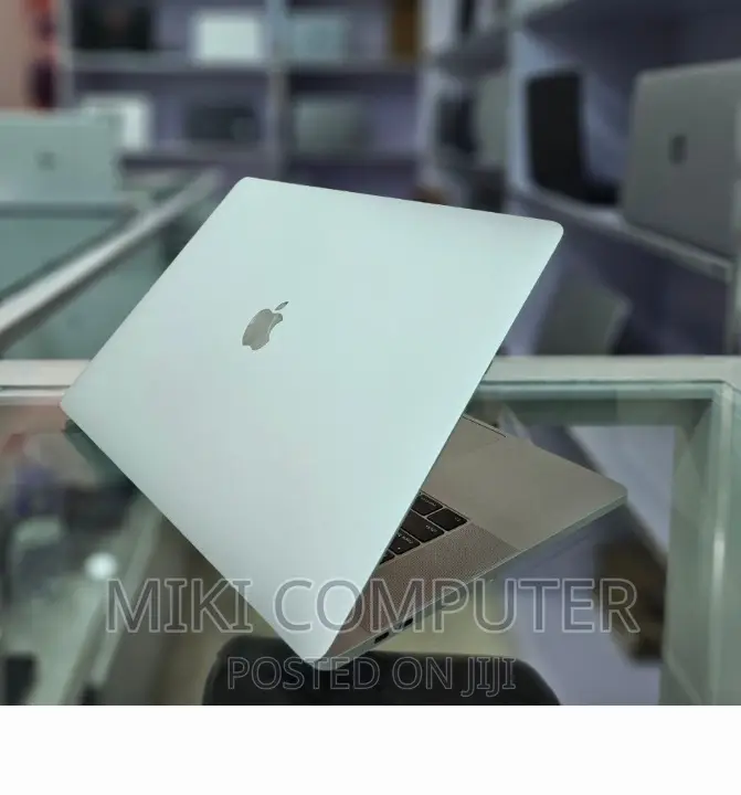 New Laptop Apple MacBook Pro 2019 16GB Intel Core I7 SSD 512GB