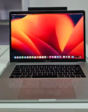 New Laptop Apple MacBook Pro 2017 16GB Intel Core I7 SSD 256GB