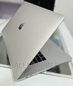 New Laptop Apple MacBook Pro 2017 16GB Intel Core I7 SSD 256GB