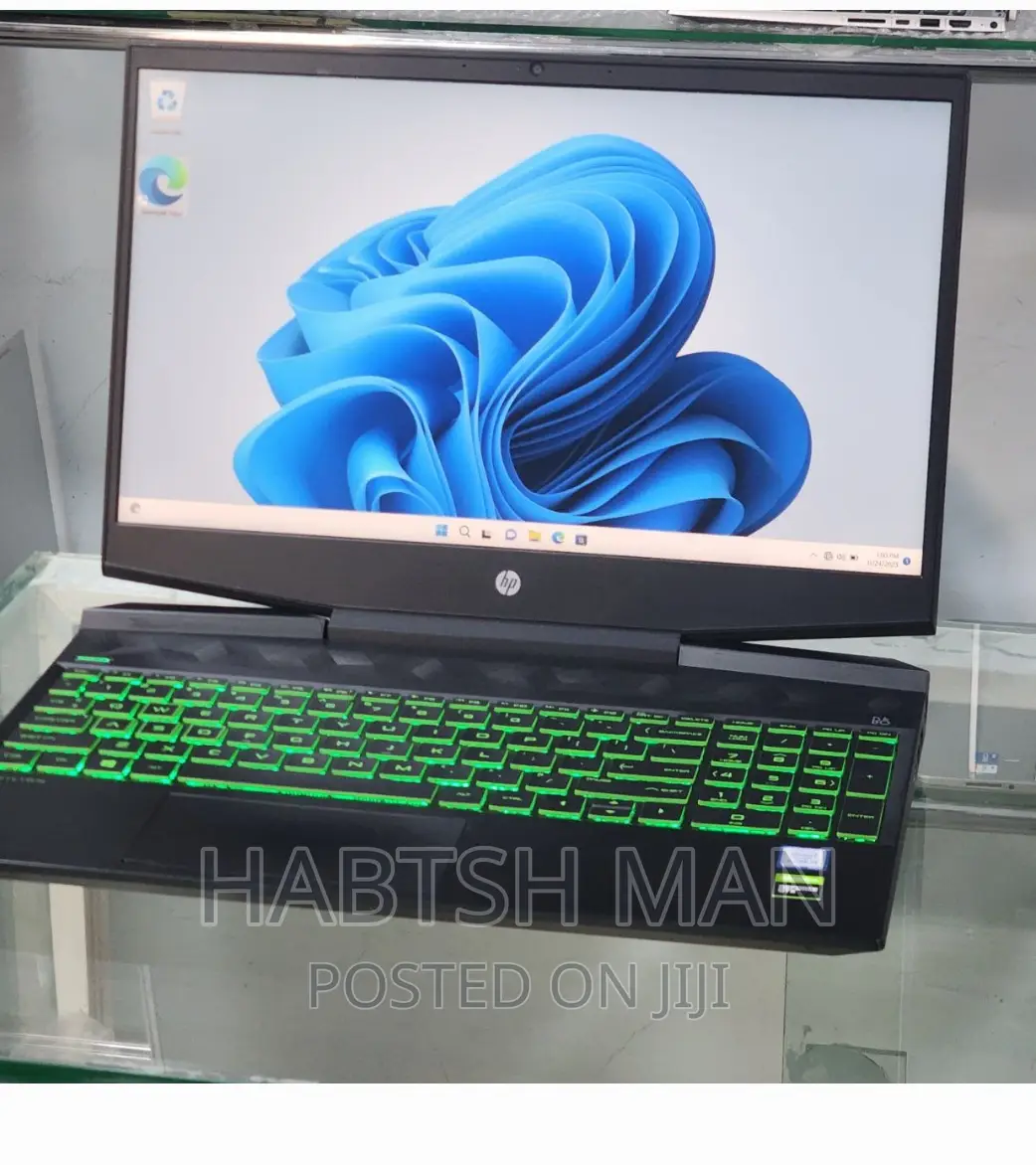 New Laptop HP Pavilion 15 8GB Intel Core i5 HDD+SSD 1T