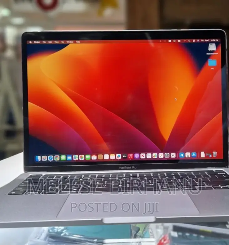 New Laptop Apple MacBook Pro 2020 M1 16GB Intel Core I7 SSD 256GB