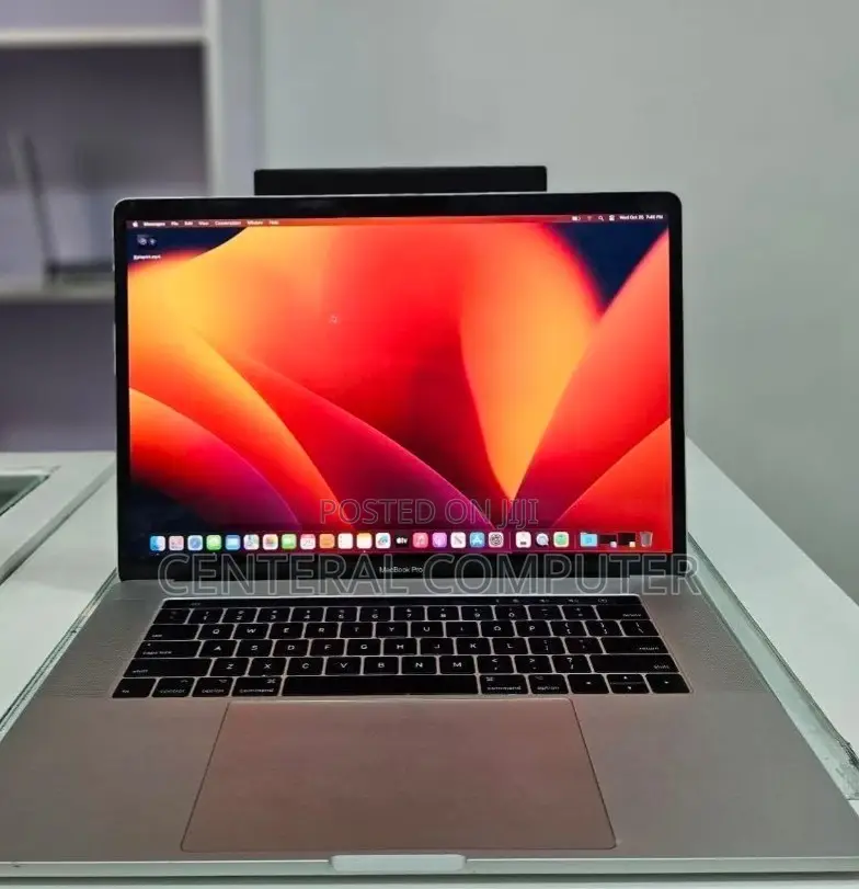 New Laptop Apple MacBook Pro 2016 16GB Intel Core i7 SSD 256GB