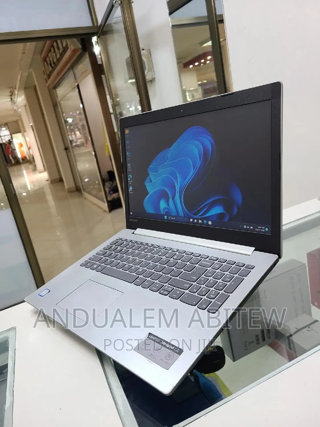 New Laptop Lenovo Ideapad 3 8GB Intel Core I5 SSHD (Hybrid) 1T