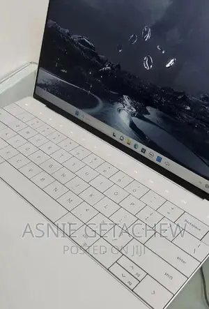 New Laptop Dell XPS 13 (9360) 256GB Intel Core i7 HDD 512GB