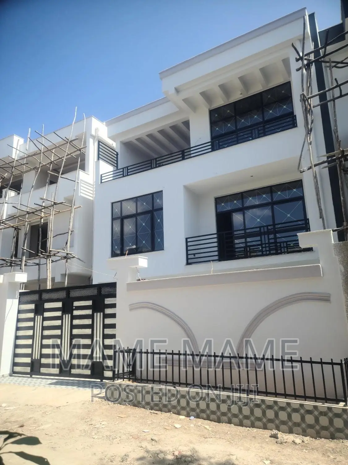5bdrm House in Addis Abeba, Bole for sale