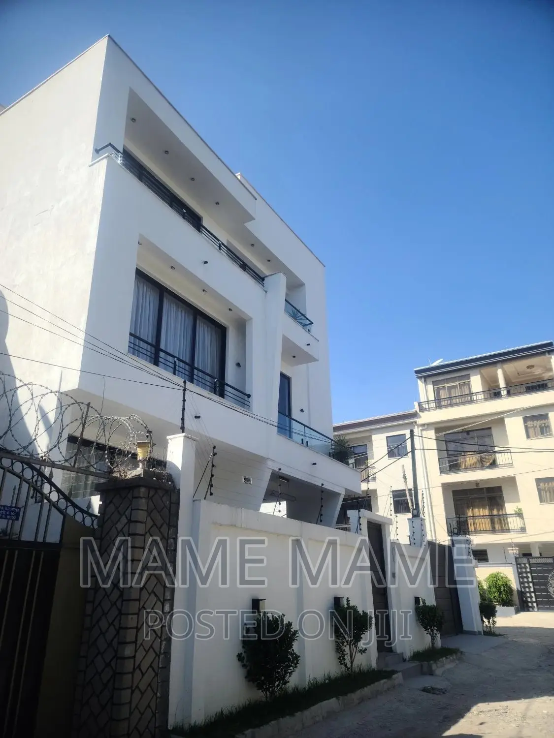 7bdrm House in Addis Abeba, Bole for sale