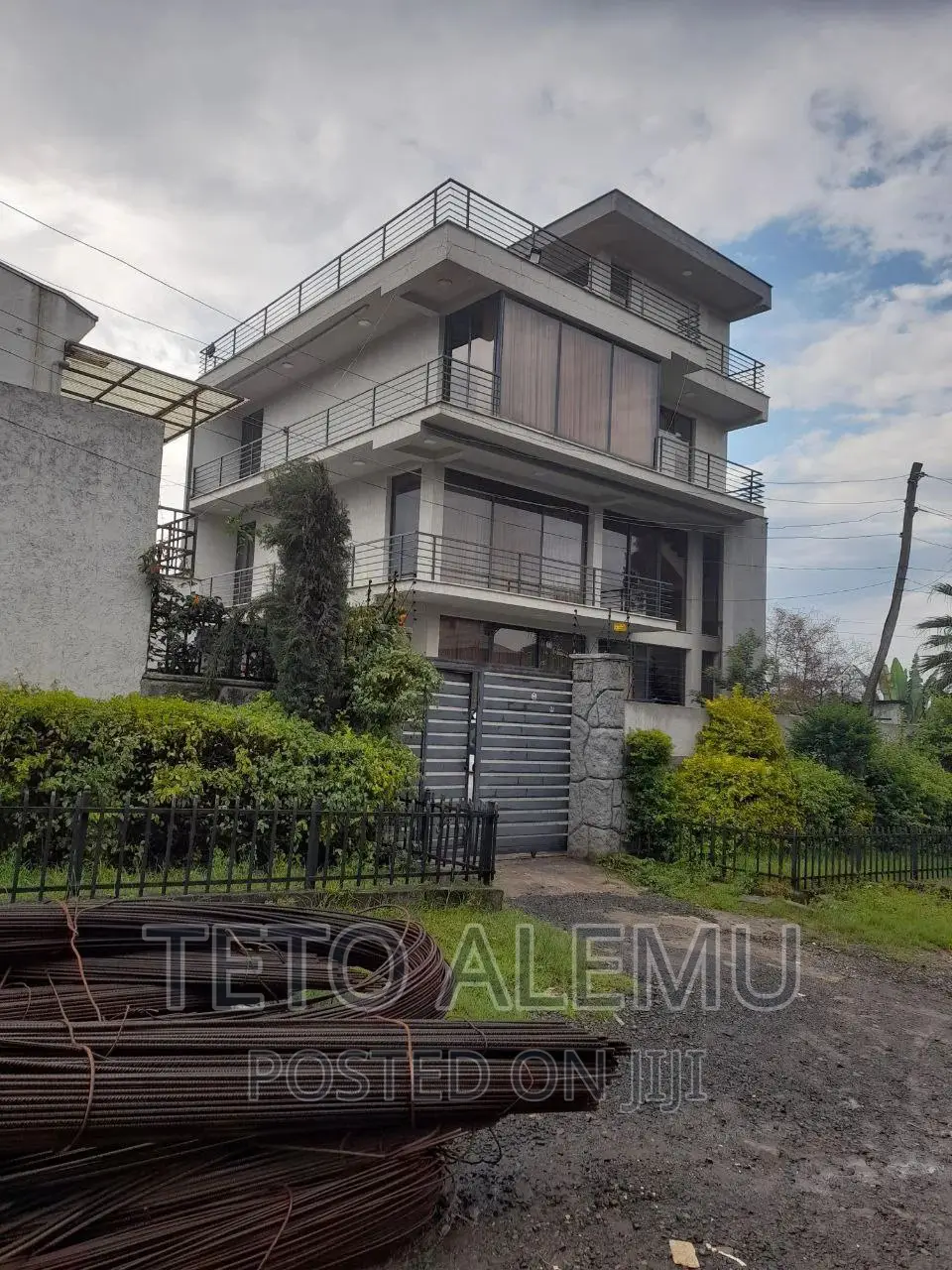 8bdrm House in House For Sale, Nifas Silk-Lafto for sale