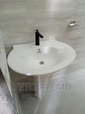8bdrm House in House For Sale, Nifas Silk-Lafto for sale
