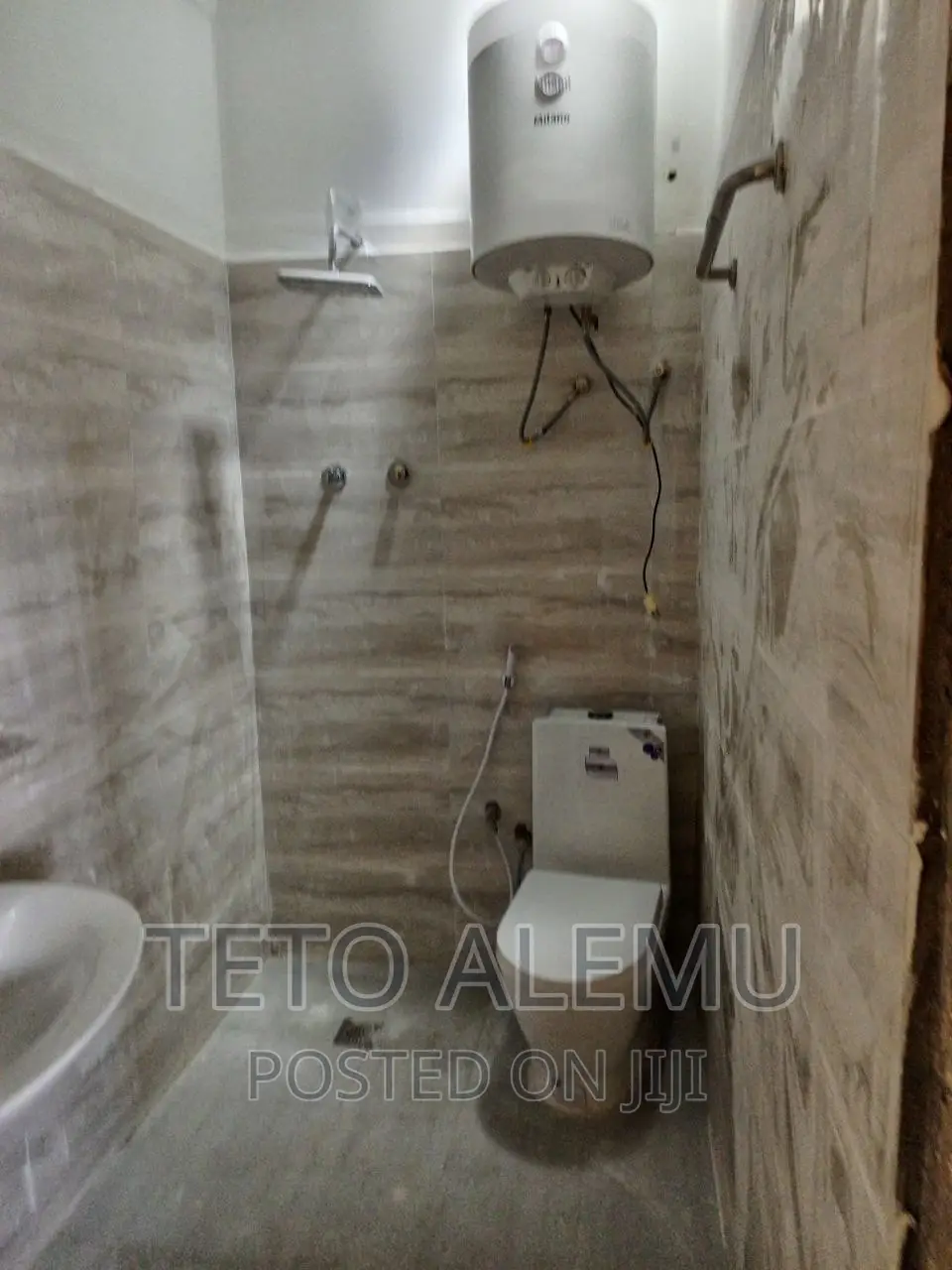 8bdrm House in House For Sale, Nifas Silk-Lafto for sale