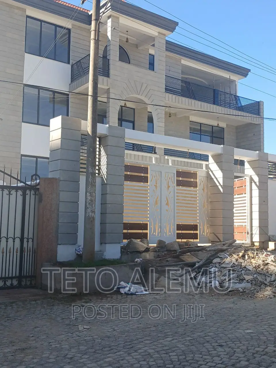10bdrm House in House For Sale, Bole for sale