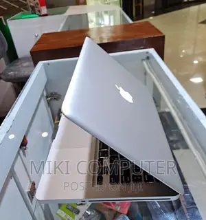 New Laptop Apple MacBook Pro 2012 4GB Intel Core i5 HDD 500GB