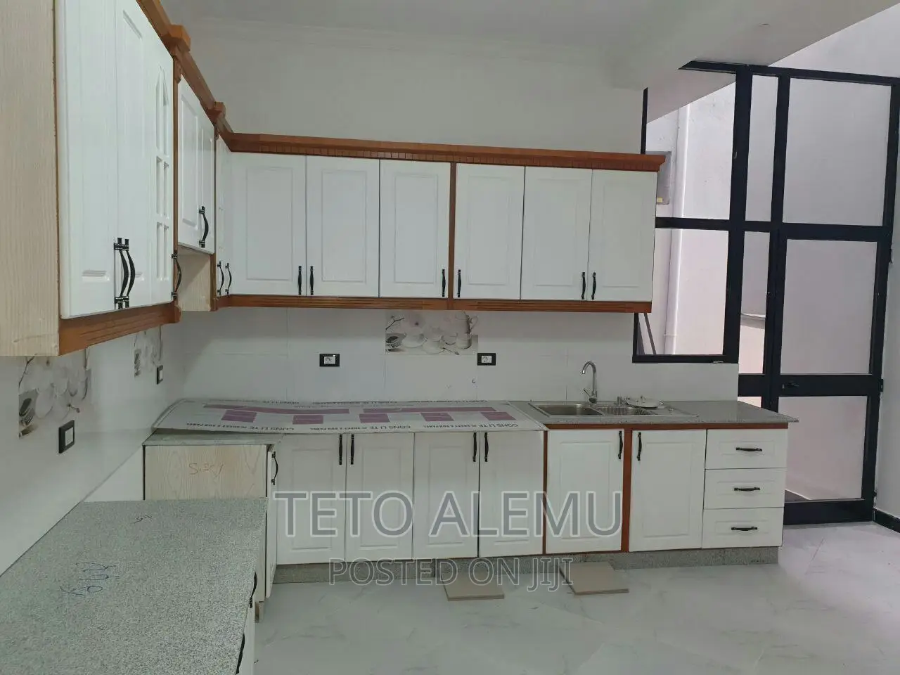 Furnished 5bdrm House in House For Sale, Bole for sale