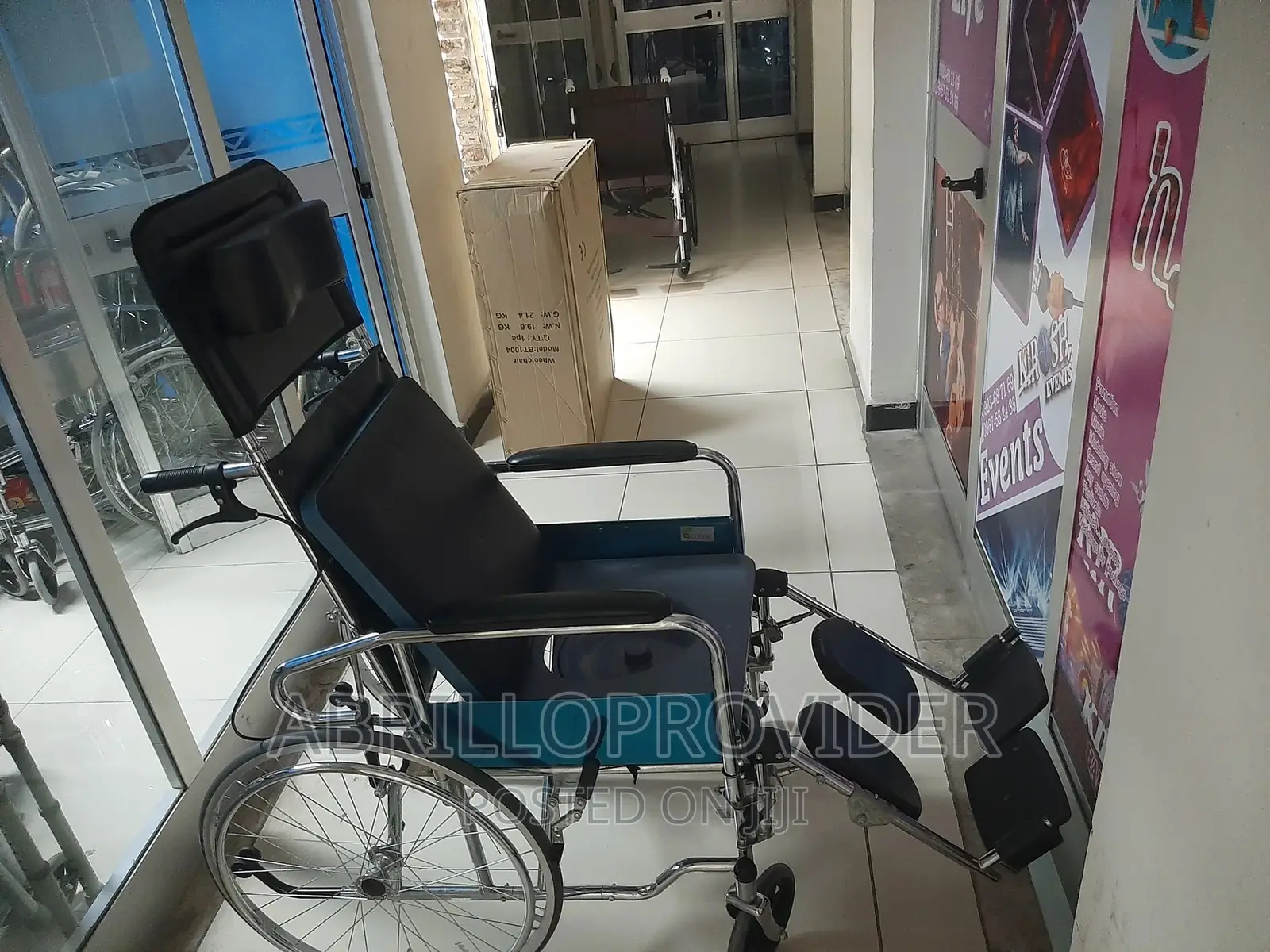 2ncomfortable Commode Chair/Wheelchair,Wheelchair,Wheelchair