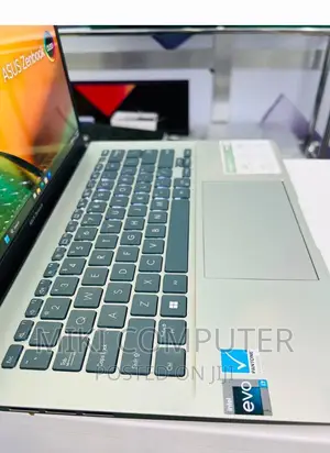 New Laptop HP ZBook 14 16GB Intel Core I7 SSD 512GB