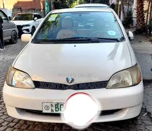 Toyota Platz 2001 White