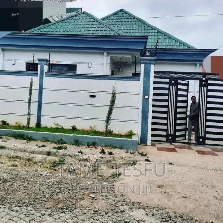 Furnished 3bdrm Villa in Summit, Bole for sale