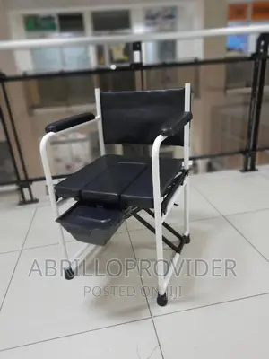 የሚታጠፍ እና የሚነቃቀል የሽንት ቤት መቀመጫ Commode Chair/Toilet Chair:Fold