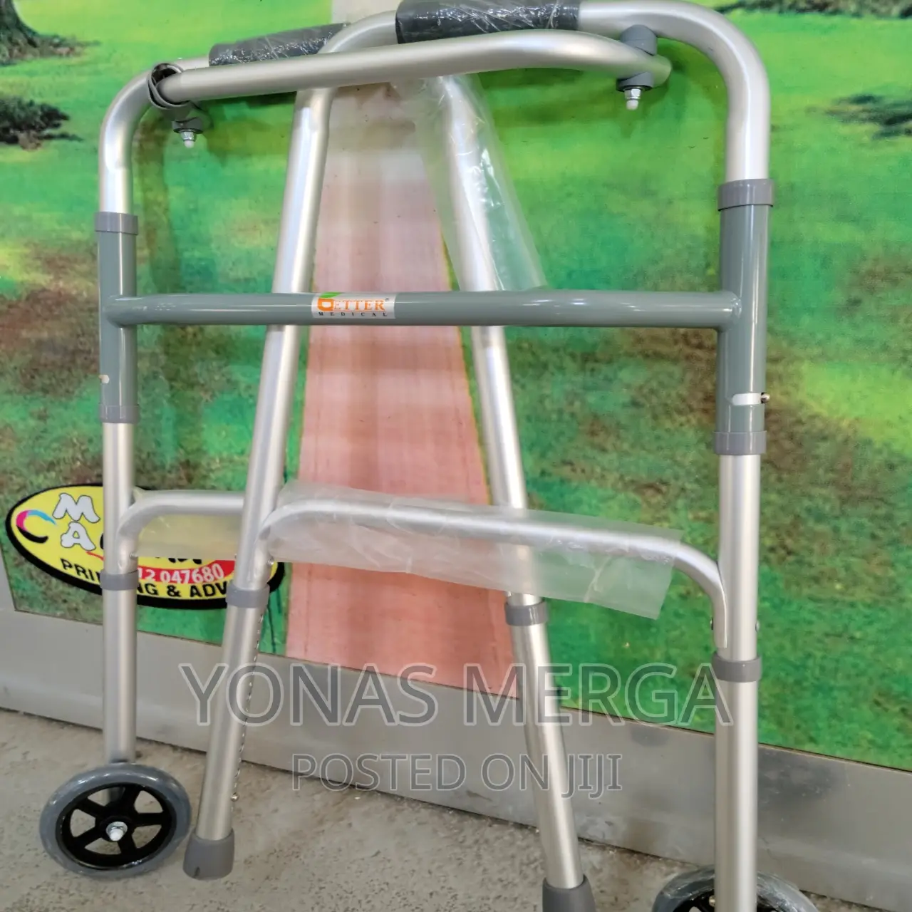 Walker/Adaptable :Lightweight Walker With Height Adjustment