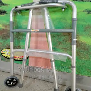 Walker/Adaptable :Lightweight Walker With Height Adjustment
