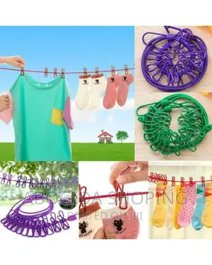 Elastic Laundry Rope With 12 Clothespins