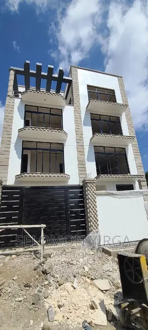 8bdrm House in አድስ አበባ, Yeka for sale