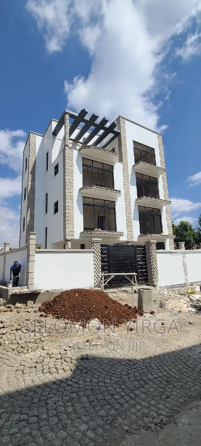 8bdrm House in አድስ አበባ, Yeka for sale