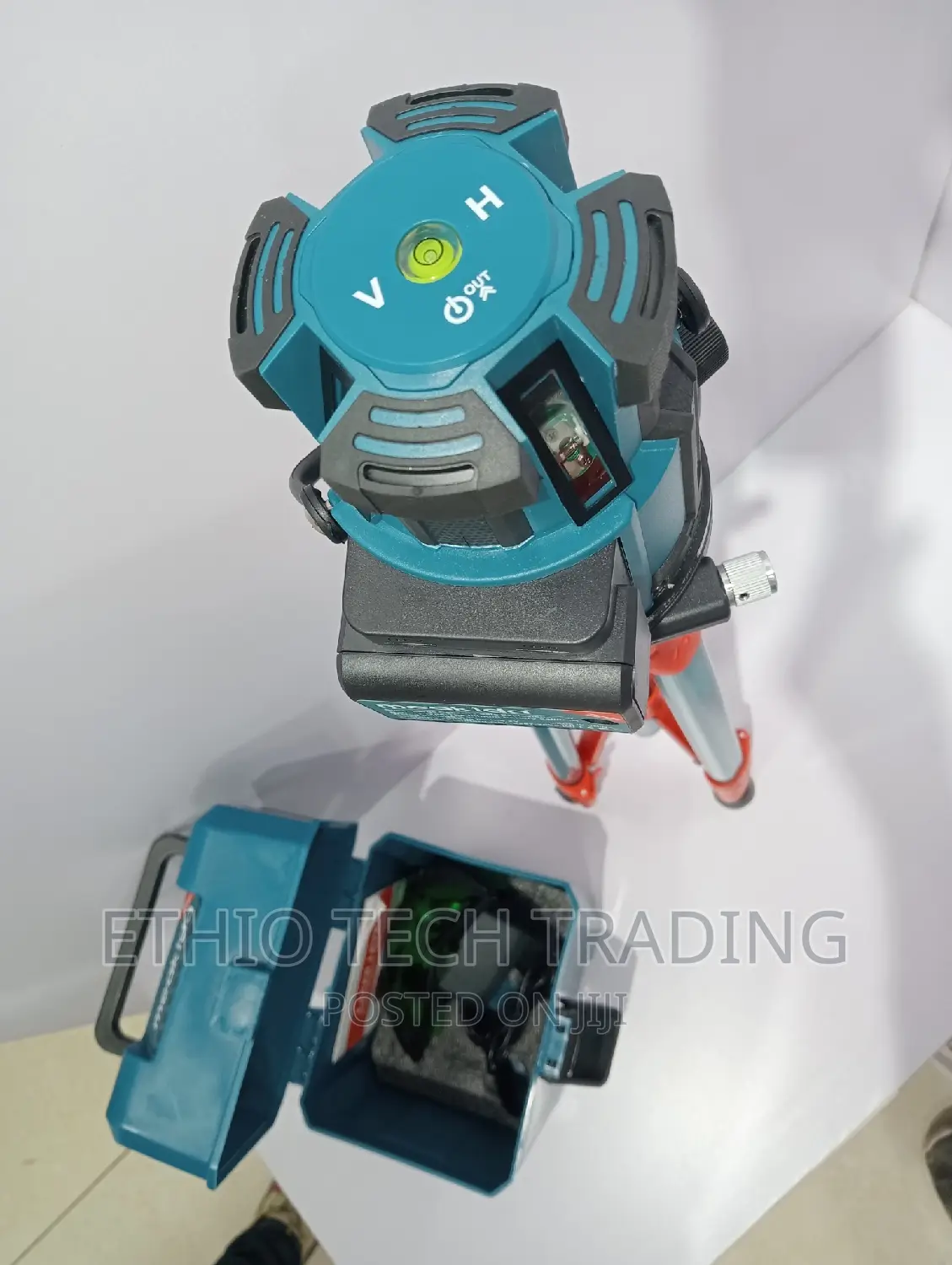 Laser Water Level With Stand/Tripod ጨረር ውሀ ልክ ከነመቆምያው
