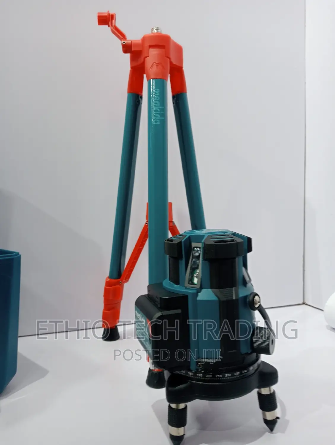 Laser Water Level With Stand/Tripod ጨረር ውሀ ልክ ከነመቆምያው