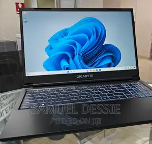 New Laptop Gigabyte 16GB Intel Core I7 SSD 512GB