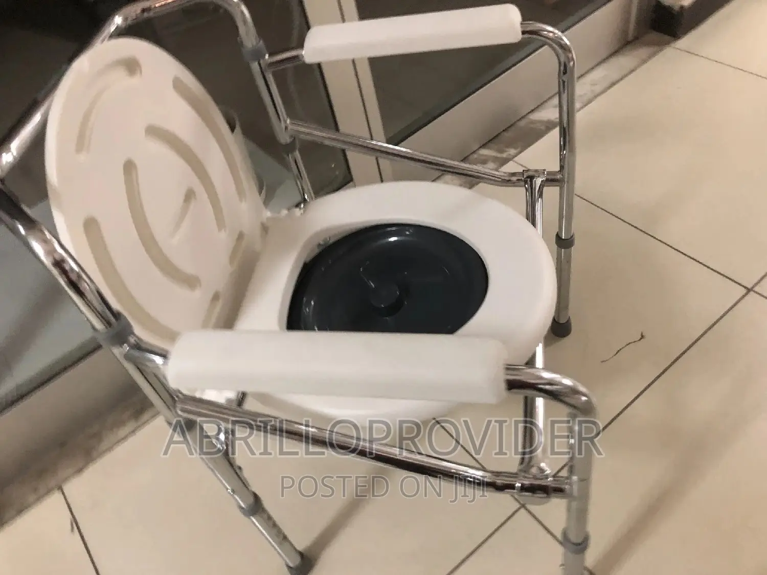 Adjustable Commode Chair, Solid Anti-Skid Bedside Toilet Eld
