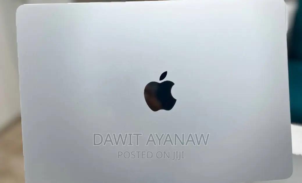 New Laptop Apple MacBook Air 2022 M2 8GB Apple M2 SSD 256GB