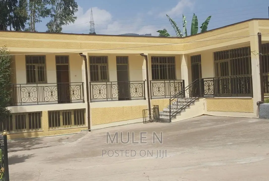 Furnished 4bdrm House in ወለቴ ስላሴ, Nifas Silk-Lafto for sale