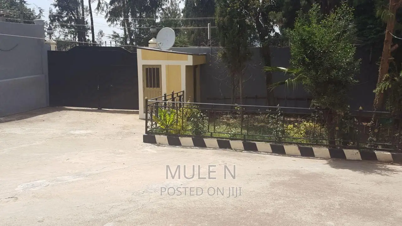 Furnished 4bdrm House in ወለቴ ስላሴ, Nifas Silk-Lafto for sale