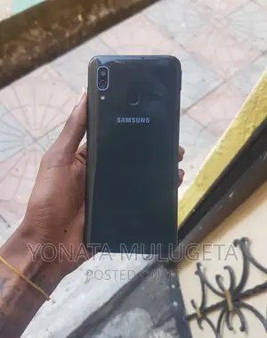 Samsung Galaxy A20 32 GB Black