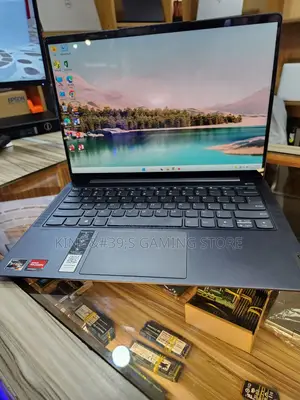 New Laptop Lenovo 12GB AMD Ryzen 5 SSD 512GB