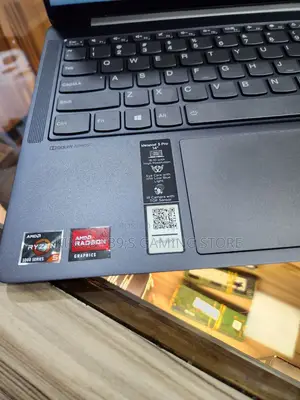 New Laptop Lenovo 12GB AMD Ryzen 5 SSD 512GB